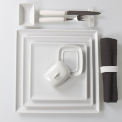 Beurrier individuel pour présenter élégamment le beurre./Hauteur 5.7cm dont plateau 1.6cm/
