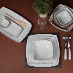 Design et élégant, ce saladier carré est idéal pour une mise en valeur soignée de vos plats sur le buffet, en présentation trait