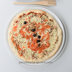 Dégustez de délicieuses pizzas dans ces larges assiettes prévues à cet effet./Existe en deux tailles.