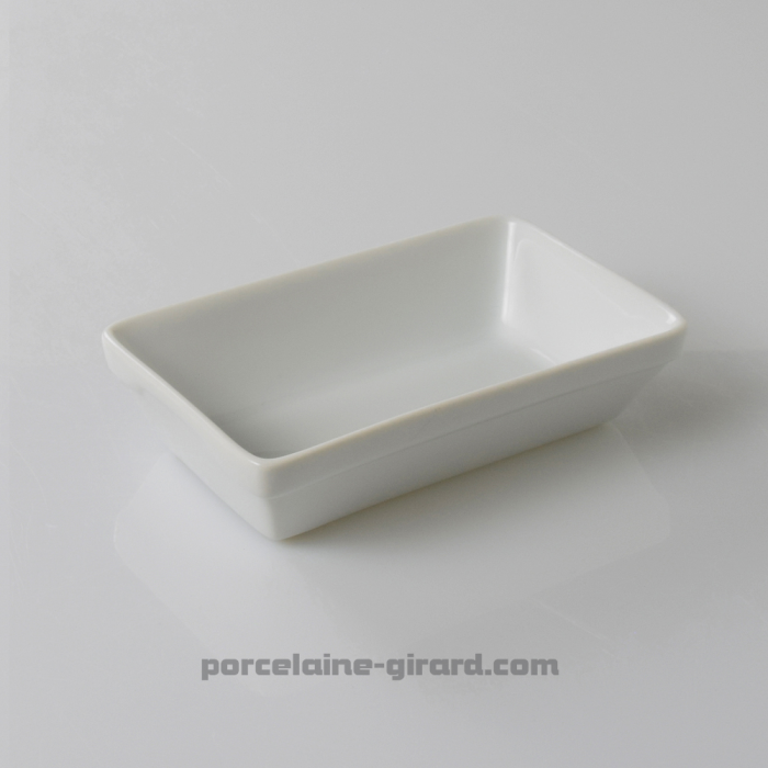 Ce plat à à four permet de préparer de délicieux repas.  En porcelaine, il passe au four, au micro-ondes, et au lave-vaisselle./