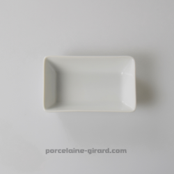 Ce plat à à four permet de préparer de délicieux repas.  En porcelaine, il passe au four, au micro-ondes, et au lave-vaisselle./