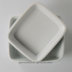 Ce plat à à four permet de préparer de délicieux repas.  En porcelaine, il passe au four, au micro-ondes, et au lave-vaisselle./