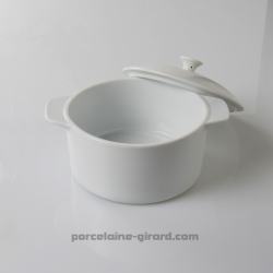 Cassolette avec son couvercle./Existe en trois tailles./58cl