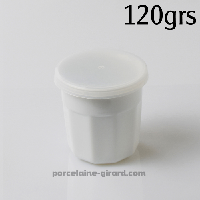 Ce pot à confiture avec son couvercle en plastique est idéal pour conserver vos confitures de prunes,