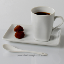 Tasse pour Capuccino, originale grace a sa base carrée et son bord rond. /Contenance 15cl./Se complète avec sa sous tasse, ref 7