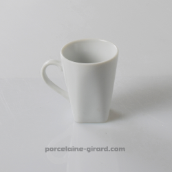 Tasse pour Café, originale grace a sa base carrée et son bord rond. /Contenance 10cl./Se complète avec sa sous tasse, ref 7981