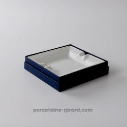 Cendrier carré 13cm dans une boite cadeau bleue 