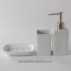 Porte savon classique en porcelaine blanche.