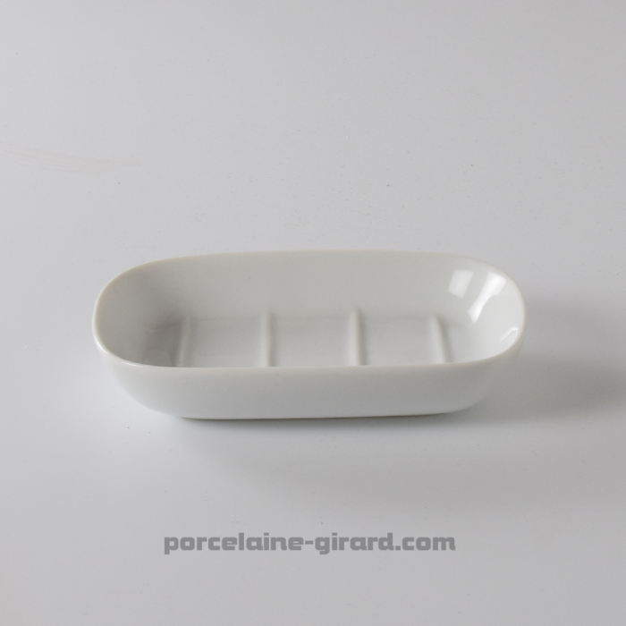 Porte savon classique en porcelaine blanche.