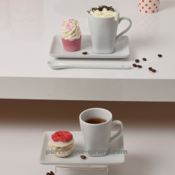 Tasse pour Café, originale grace a sa base carrée et son bord rond. /Contenance 10cl./Se complète avec sa sous tasse, ref 7981