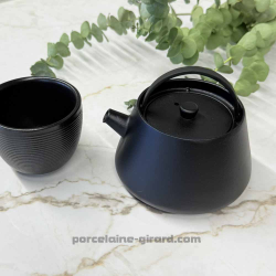 THÉIÈRE NOIR 0.83L FONTE